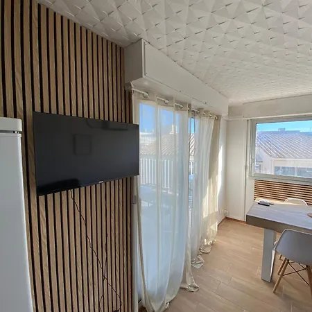 Panoramic Sea View Cozy Renovated Appartement *